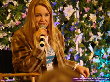 Ren&eacute;e O'Connor - Xena Con 2010